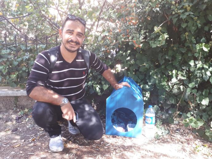 Sokak kedileri için su geçirmez kedi evi
