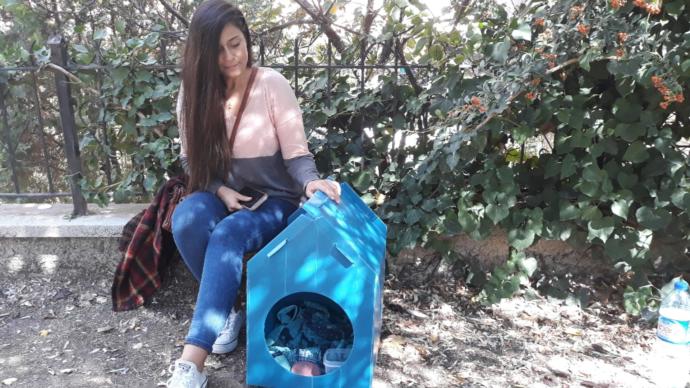 Sokak kedileri için su geçirmez kedi evi