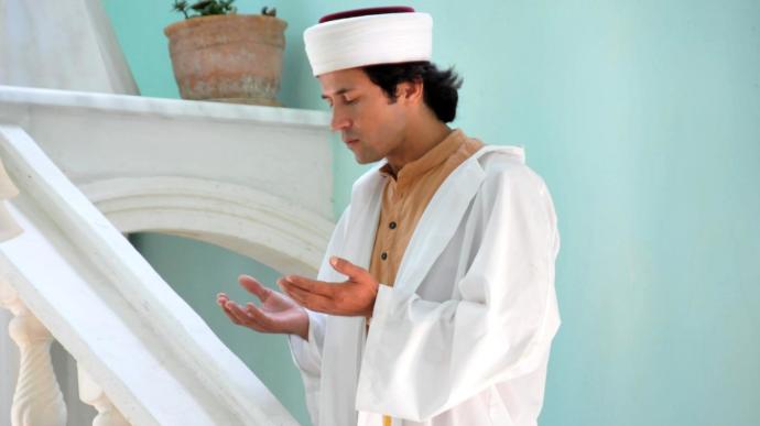 Diyanet Rockçı İmamı Meslekten İhraç Etti Ortalık Karıştı: Ahmet Muhsin Tüzer Tüm Gerçekleri KizlarSoruyorda Açıklıyor