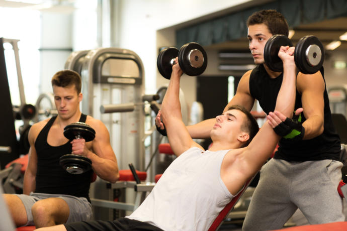Evde Yapılan Antrenman ile Spor Salonunda Yapılan Antrenman Arasındaki Farklar Nelerdir?