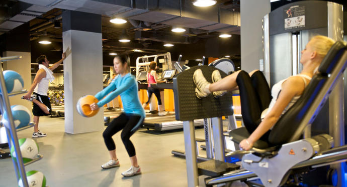 Evde Yapılan Antrenman ile Spor Salonunda Yapılan Antrenman Arasındaki Farklar Nelerdir?