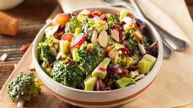 Mantı Tadında Brokoli Salatası Nasıl Yapılır?