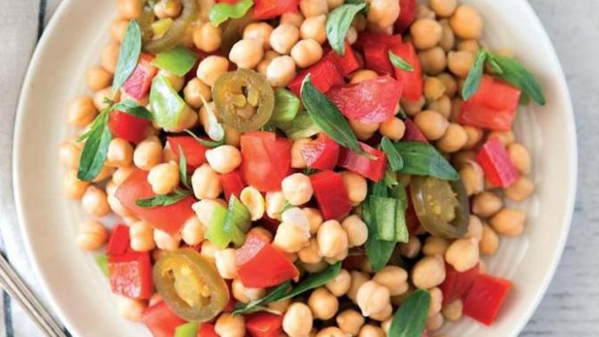 Diyet Dostu Nohut Salatası Nasıl Yapılır?