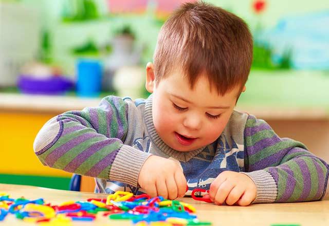 Otizm Nedir? Çocuklarda Belirtileri Ve Dikkat Edilmesi Gerekenler Nelerdir?