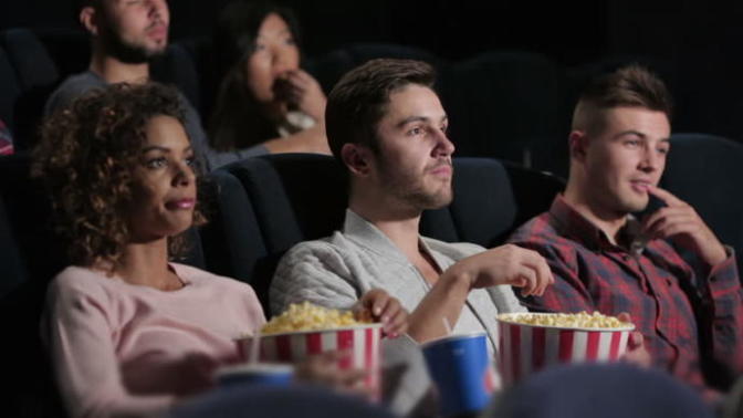 Sinema Salonları Hakkında Şaşıracağınız Bilgiler!