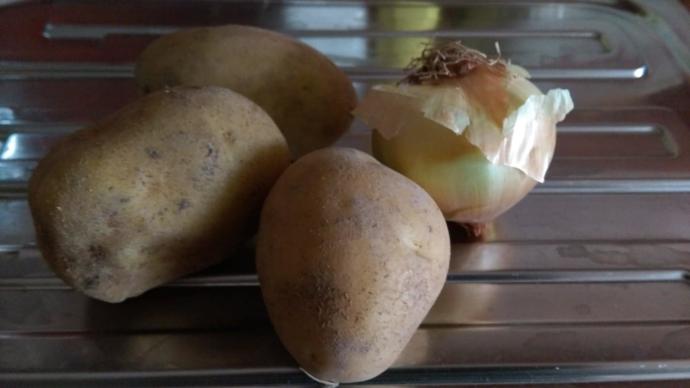 Bugün Ne Çorba Yapsam Diye Düşünenlere: Sütlü Patates Çorbası Tarifi