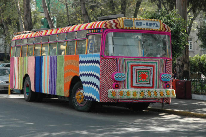 Yolcu Taşımak Dışında Bir Görevi Daha Olan, Otoyolları Sanat Galerisine Dönüştüren Otobüsler!