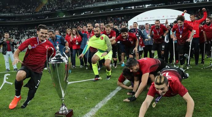 Meksika Yolcusu Kalmasın: Dünya Şampiyonu Adayı Ampute Milli Takım Futbolcuları KizlarSoruyorda!