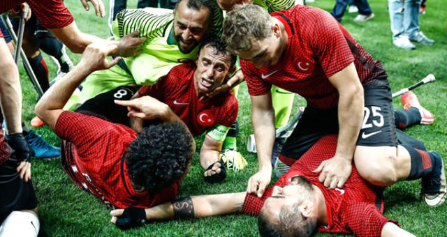 Meksika Yolcusu Kalmasın: Dünya Şampiyonu Adayı Ampute Milli Takım Futbolcuları KizlarSoruyorda!