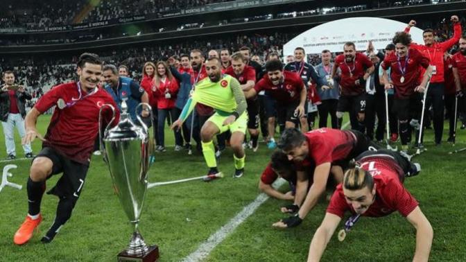 Meksika Yolcusu Kalmasın: Dünya Şampiyonu Adayı Ampute Milli Takım Futbolcuları KizlarSoruyor'da!