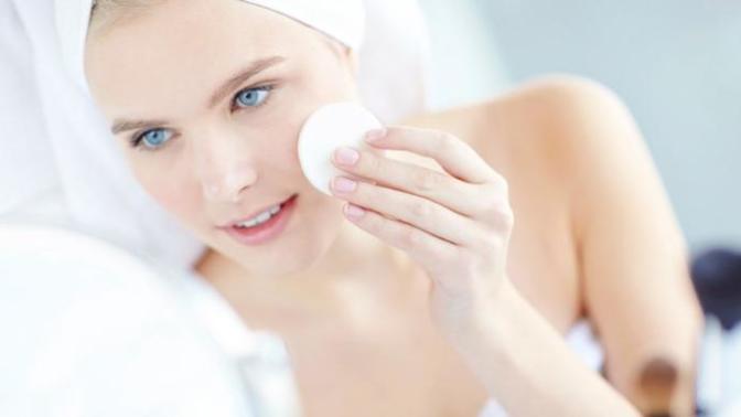 Cebime Ve Cildime Uygun Olsun Diyenler İçin: Garnier Micellar Saf&Temiz Kusursuz Makyaj Temizleme Suyu Deneyimim!