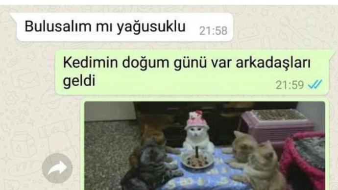 Uzatmalı İlişkilerin, Minik Flörtleşmelerin Milyonlarca Aşığın Aklında Olan Tek Bir Soru: Biz Şimdi Neyiz?