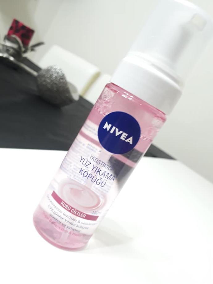 Nivea Yatıştırıcı Yüz Yıkama Köpüğü Normal/Karma Ciltler