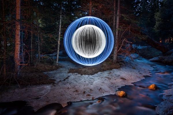 Uzun Pozlama Tekniğiyle Işık Oyunlarının Birleştiği Muhteşem Fotoğraflar!