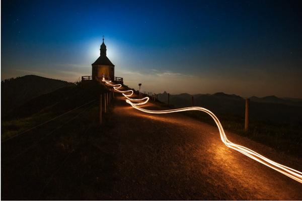 Uzun Pozlama Tekniğiyle Işık Oyunlarının Birleştiği Muhteşem Fotoğraflar!