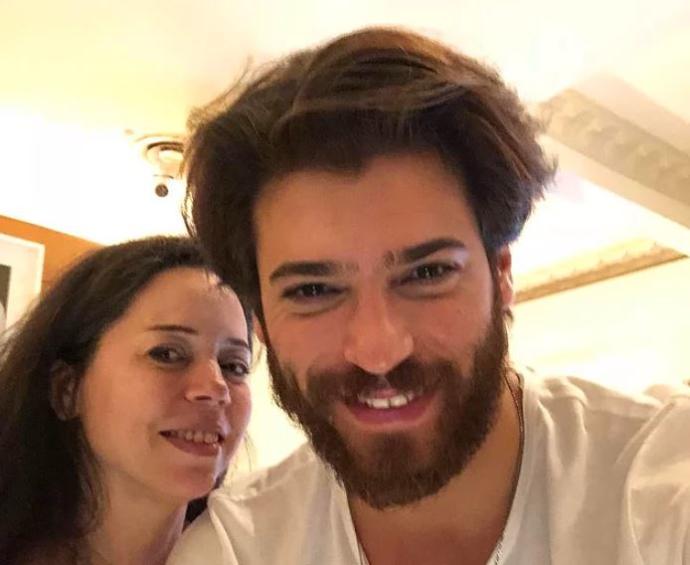 Can Yaman annesi Güldem Hanım ile