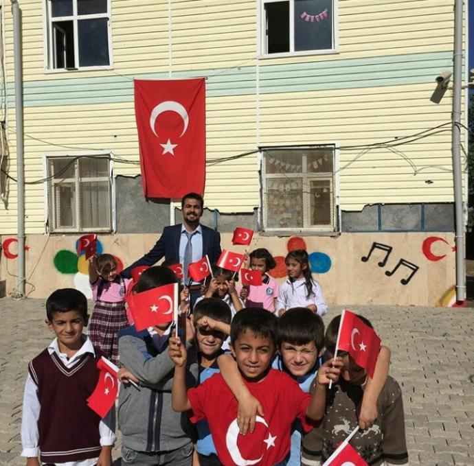 Türkiye Bu Öğretmeni Konuşuyor