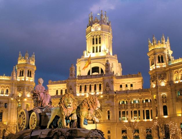 İşte İspanyanın kraliyet sarayı Madrid.