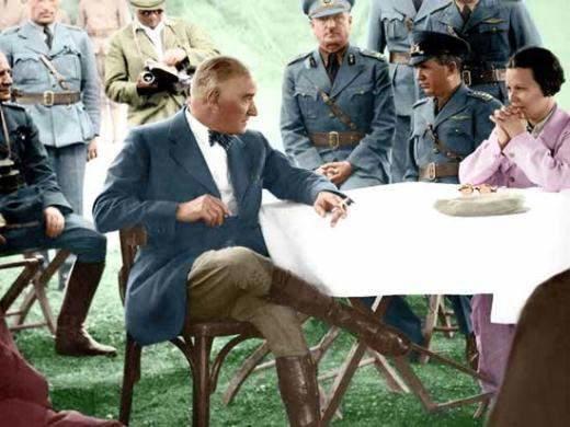 Odanız veya Ofisiniz İçin Alabileceğiniz Birbirinden Değerli Atatürk Tabloları