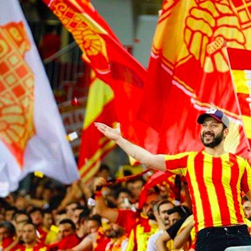 ''İsyan'' Marşıyla Türkiye'nin Gönlünü Fetheden Göztepe Spor!