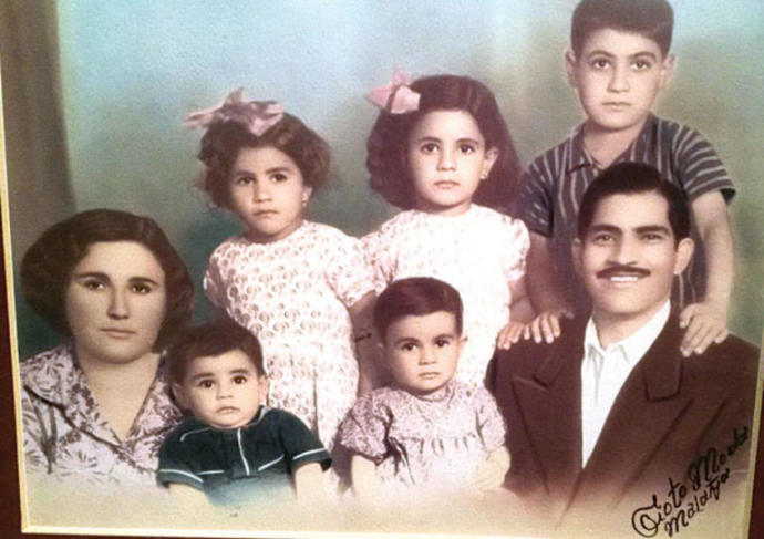 Ahmet Kaya'nın Ailesi (Soldan 2. )
