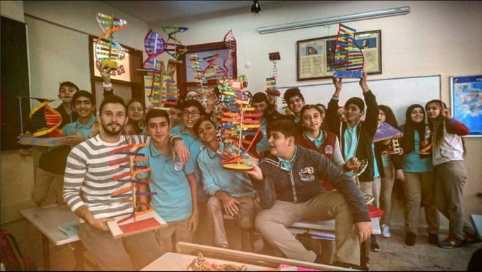 O Sıra Dışı Bir Fen Bilgisi Öğretmeni: Kendi Geliştirdiği Projesi İle Dersi Eğlenceye Çeviren Ferhat Öğretmen Fark Yaratıyor