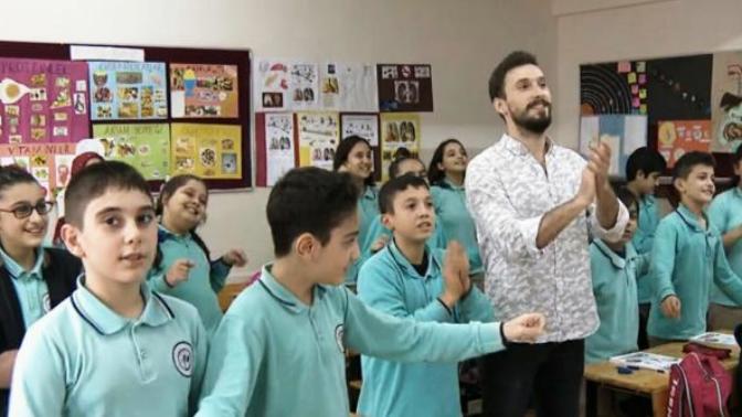 O Sıra Dışı Bir Fen Bilgisi Öğretmeni: Kendi Geliştirdiği Projesi İle Dersi Eğlenceye Çeviren Ferhat Öğretmen Fark Yaratıyor