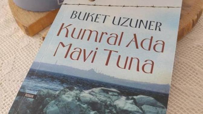 Mabel Matiz'in Adının Nereden Geldiğini Merak Edenlere: Kumral Ada Mavi Tuna - Buket Uzuner