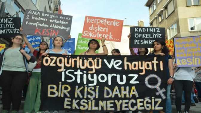 Biz Kimsenin Anası, Bacısı Değiliz; Şanımızla Kadınız!