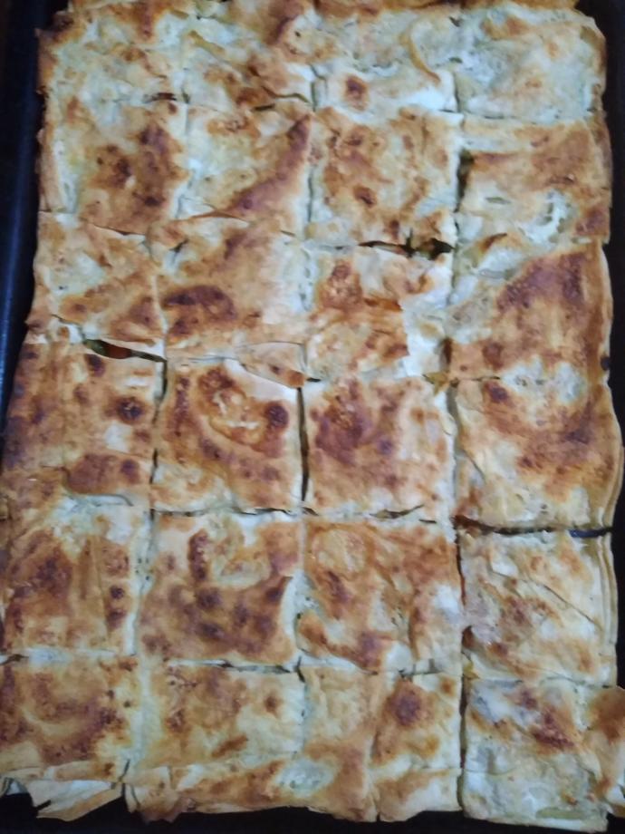 Çayınızın Yanına Bir Tat: Sebzeli Tavuklu Börek Tarifi