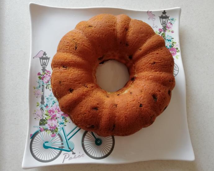 Acemi İşi Doğaçlama Kuru Üzümlü Kek Tarifi!