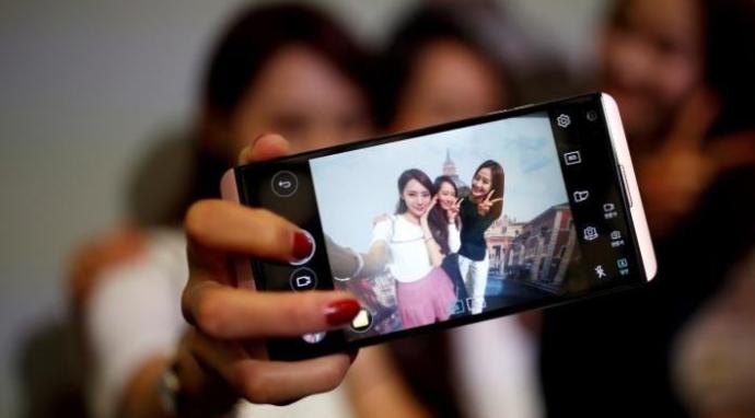 Dünyada Bir İlk: LG 16 Kamerası Olan Telefonun Patentini Aldı