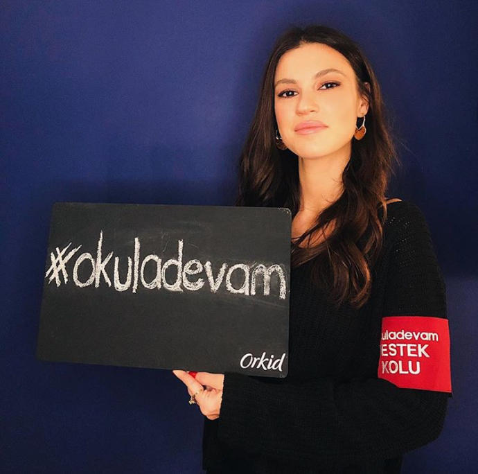 Sosyal Medyada #OkulaDevam Projesine Destek Veren 10 Ünlü İsim