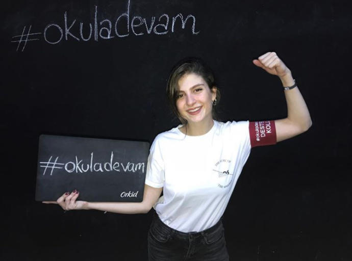 Sosyal Medyada #OkulaDevam Projesine Destek Veren 10 Ünlü İsim
