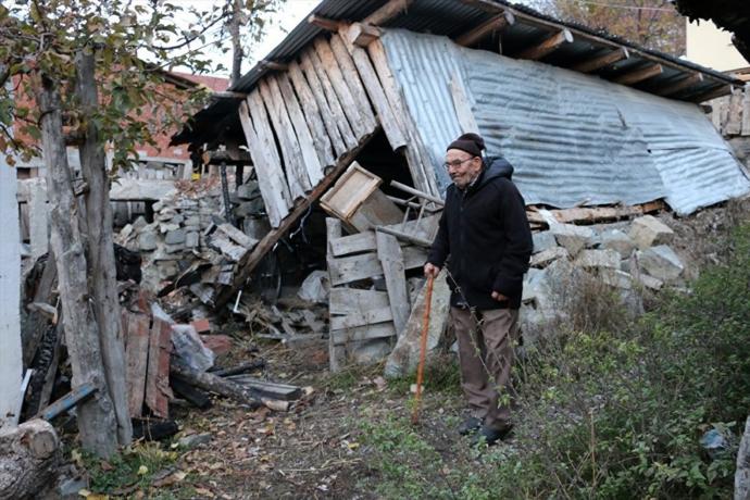Ali Dede ve Kedileri Yeni Evlerine Kavuştu