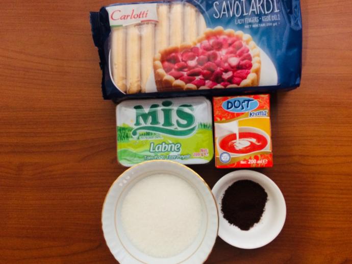 İtalya’nın Rüzgarı Damaklarınızı Şenlendirsin: Kolay Tiramisu Nasıl Yapılır?