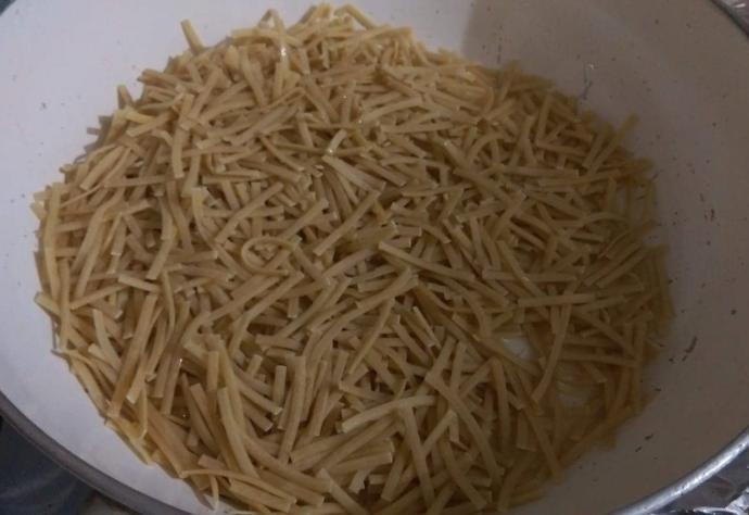 Nefis Peynirli Erişte Pilavı Tarifi