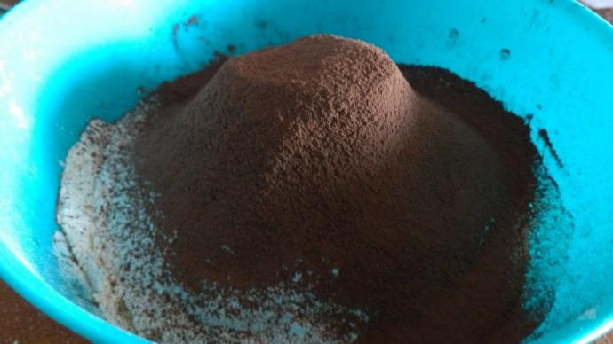 Çikolatalı Tatlı Sevenlere Browni Islak Kurabiye Tarifi