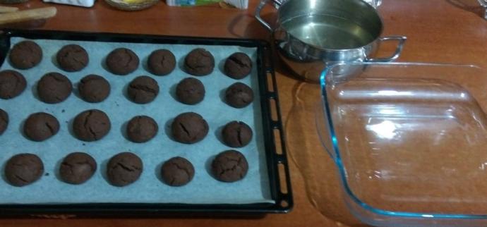 Çikolatalı Tatlı Sevenlere Browni Islak Kurabiye Tarifi