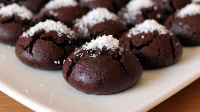 Çikolatalı Tatlı Sevenlere Browni Islak Kurabiye Tarifi