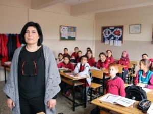 İsteyince Oluyormuş Dedirten Sıcacık Bir Haber: Temizlik Görevlisi Olarak Girdiği Okulda Öğretmen Oldu