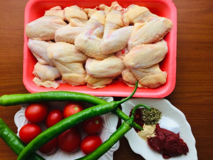 Hem Çıtır, Hem Soslu “Fırında Soslu Kanat” Nasıl Yapılır?