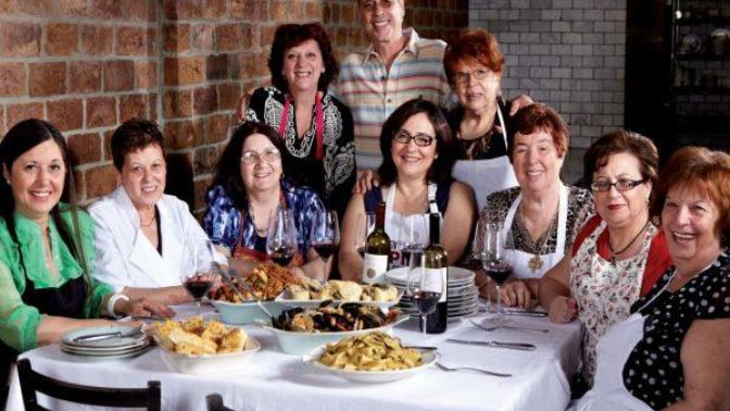 Ünlü Şeflerin Değil, "Oy Ben Seni Isırırım" Diyeceğiniz Ninelerin Yemek Yaptığı Minnoş Bir Restoran!