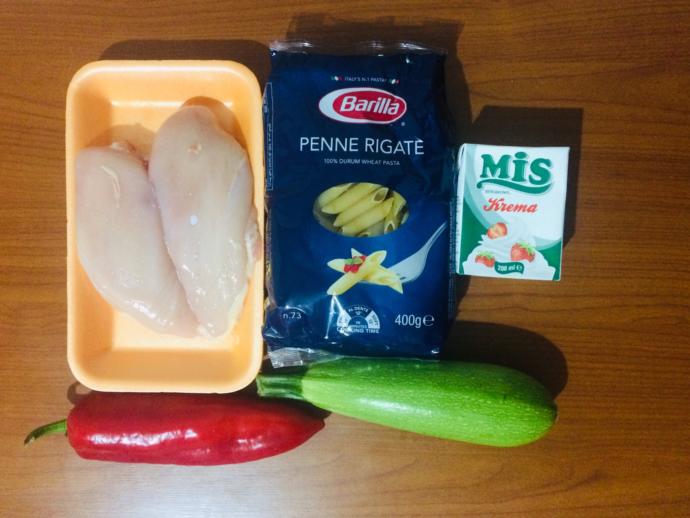 Hem Sebzeli, Hem Tavuklu, Hem Kremalı “Bonus Makarna” Nasıl Yapılır?