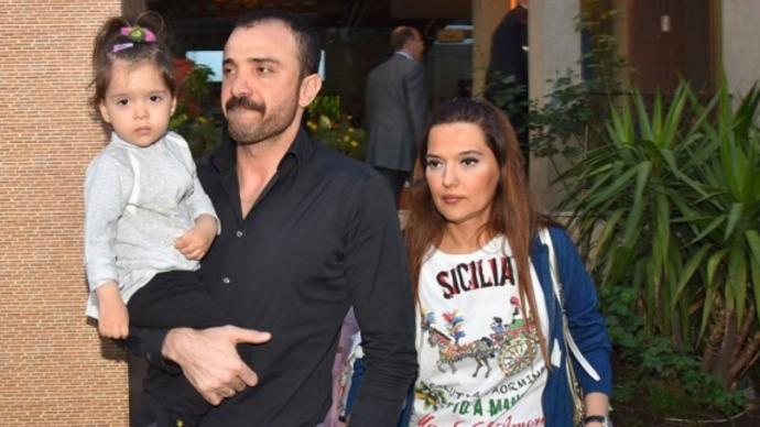 Demet Akalın KizlarSoruyor.com Nezninde Hayranlarına Teşekkür Etti
