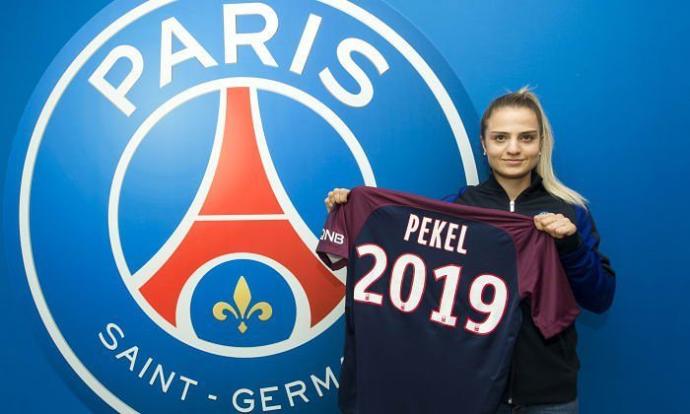 O Bir Dişi İbrahimoviç: A Milli Kadın Futbol Takımı ve Paris Saint Germainin Yıldız Golcüsü KizlarSoruyorda!