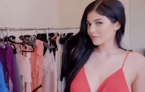 Tarzı ve Mükemmel Fiziği İle Kadınlara Örnek Olan, Giydiği Her Kıyafeti Olay Yaratan Dünyanın En Seksi Modeli: Kylie Jenner