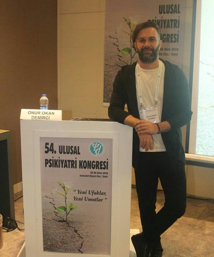 Psikiyatrist Onur Okan Demirci ile Aşkın Bilimsel Tarafını Konuştuk