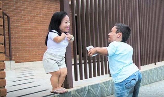 Boyları Çok Kısa Aşkları Upuzun: Dünyanın En Kısa Boylu Ve En Tatlı Çifti Mutluluk Saçıyor