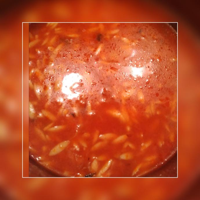 Çorbada Farklı Bir Lezzet, Köfte ve Nohutlu Arpa Şehriye Çorbası Tarifi!